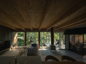 森とつながる24坪の贅沢セカンドライフを見据えた夫婦二人暮らしの平屋